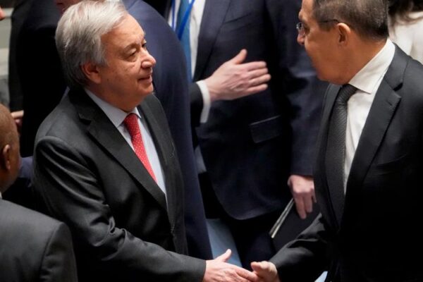 Titre: Les Mercenaires Étrangers en Ukraine Devraient Se Retirer Immédiatement